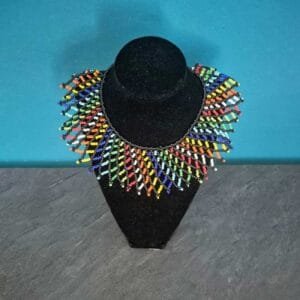 Collier africain tissé à la main